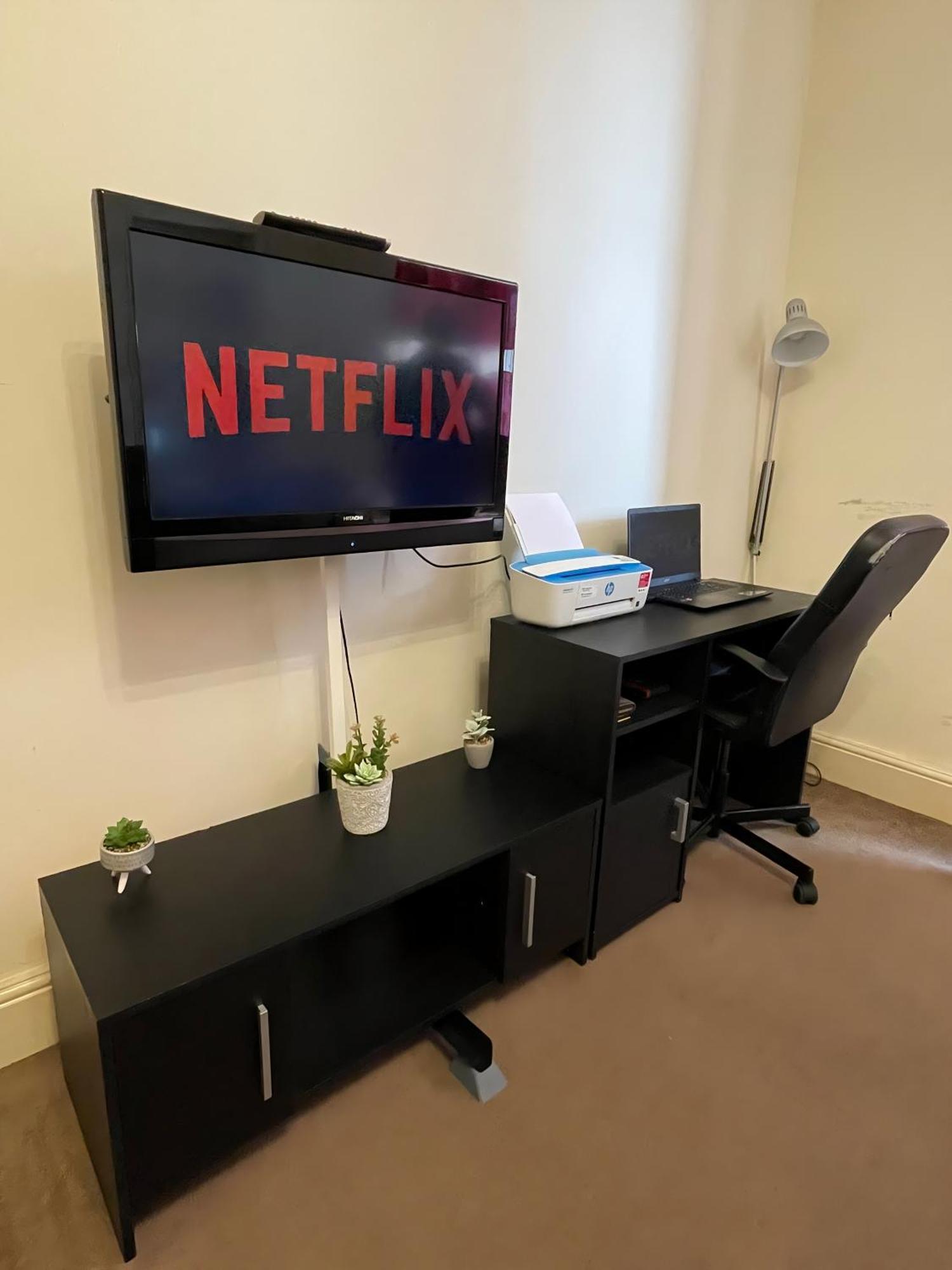 Comfy 2 Bedroom Flat Near Edinburgh City Center ภายนอก รูปภาพ