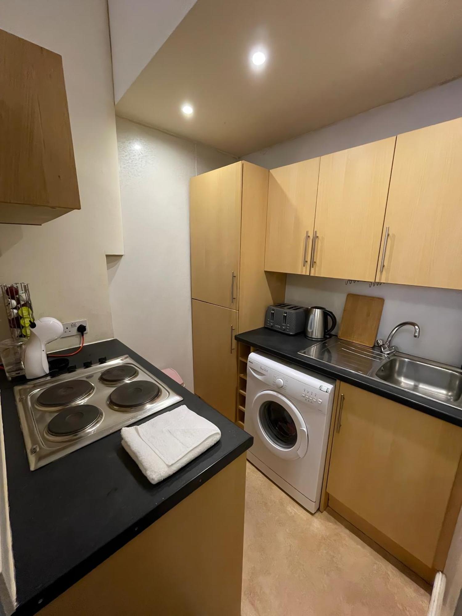 Comfy 2 Bedroom Flat Near Edinburgh City Center ภายนอก รูปภาพ